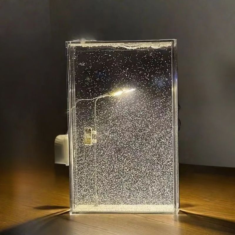 Dekorative Winterlampe mit Schneeeffekt und Miniatur-Straßenszene