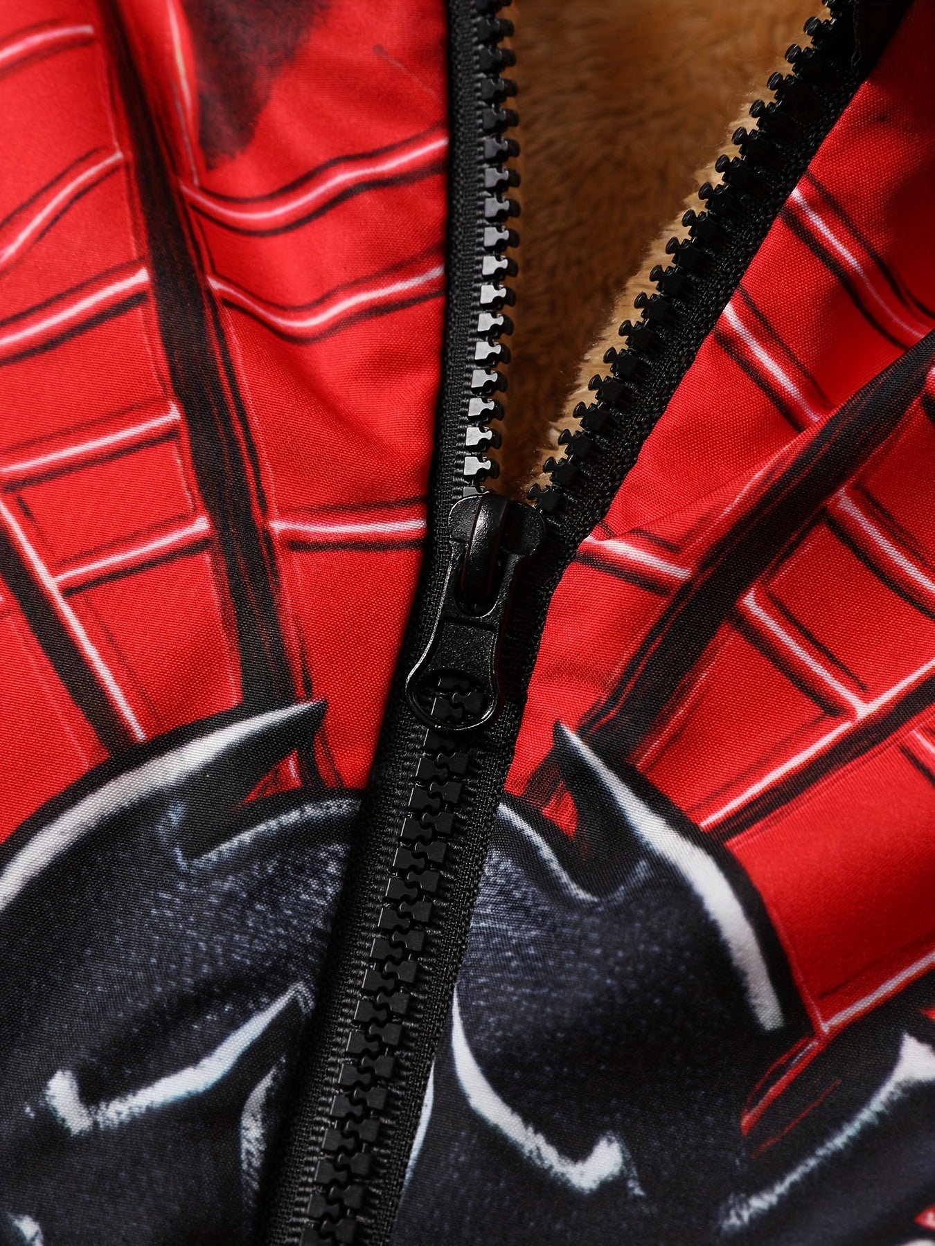 Chaqueta con forro polar de Spidey: cálida, ligera y aventurera