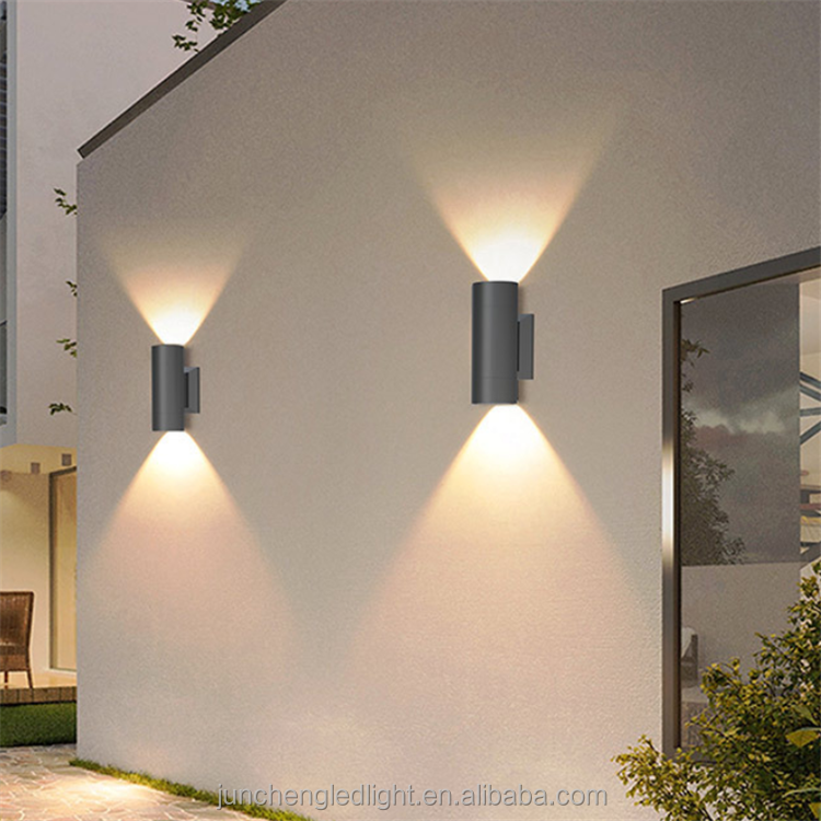 Aplique LED de exterior: diseño moderno y resistente a la intemperie