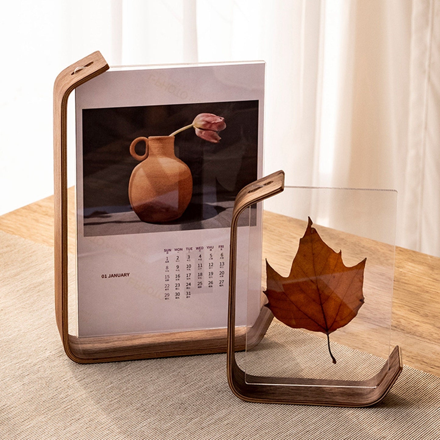 Moldura decorativa para fotografias com placas de acrílico transparentes