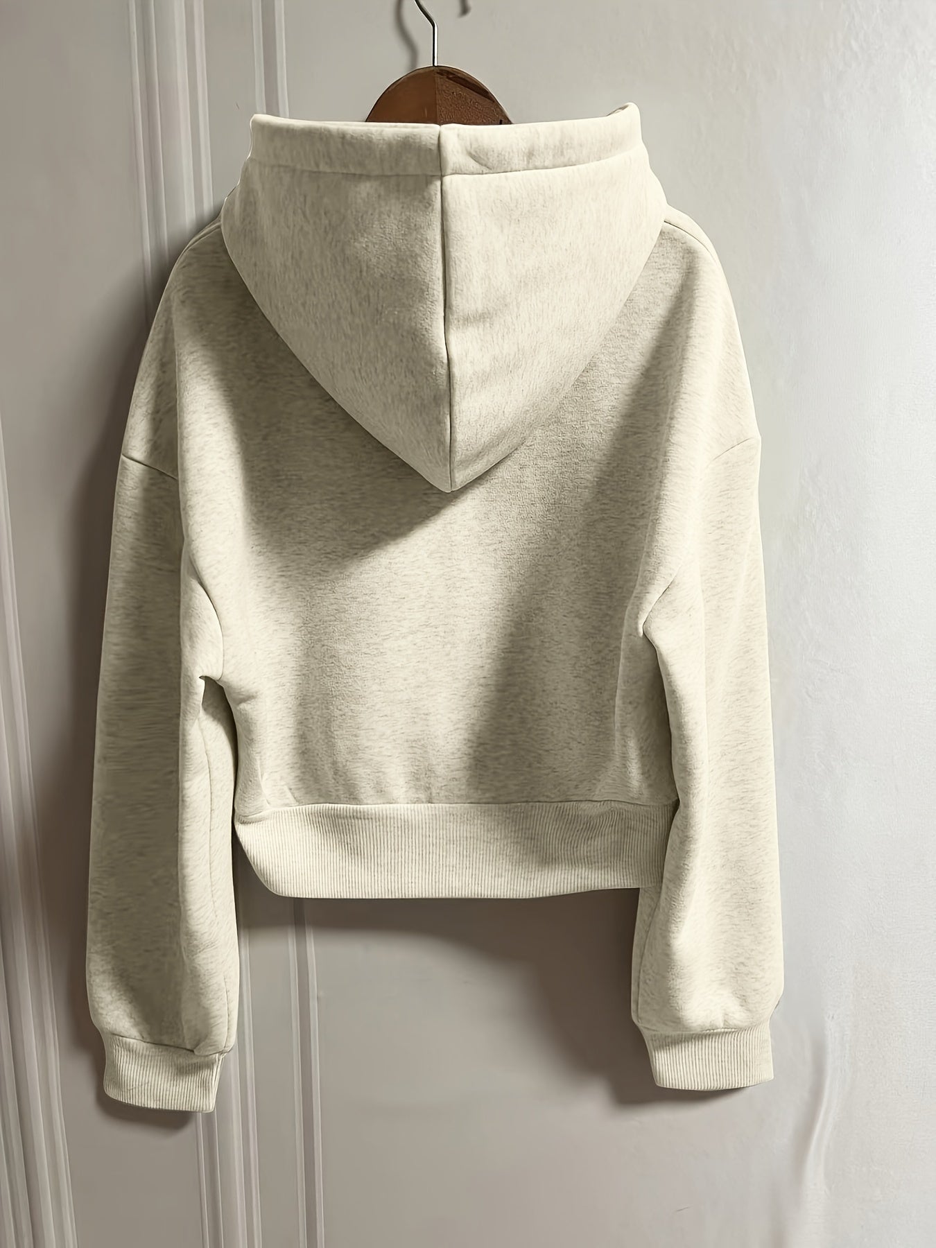 CozyVibe zip-up hoodica – Udobnost i ležerni šik