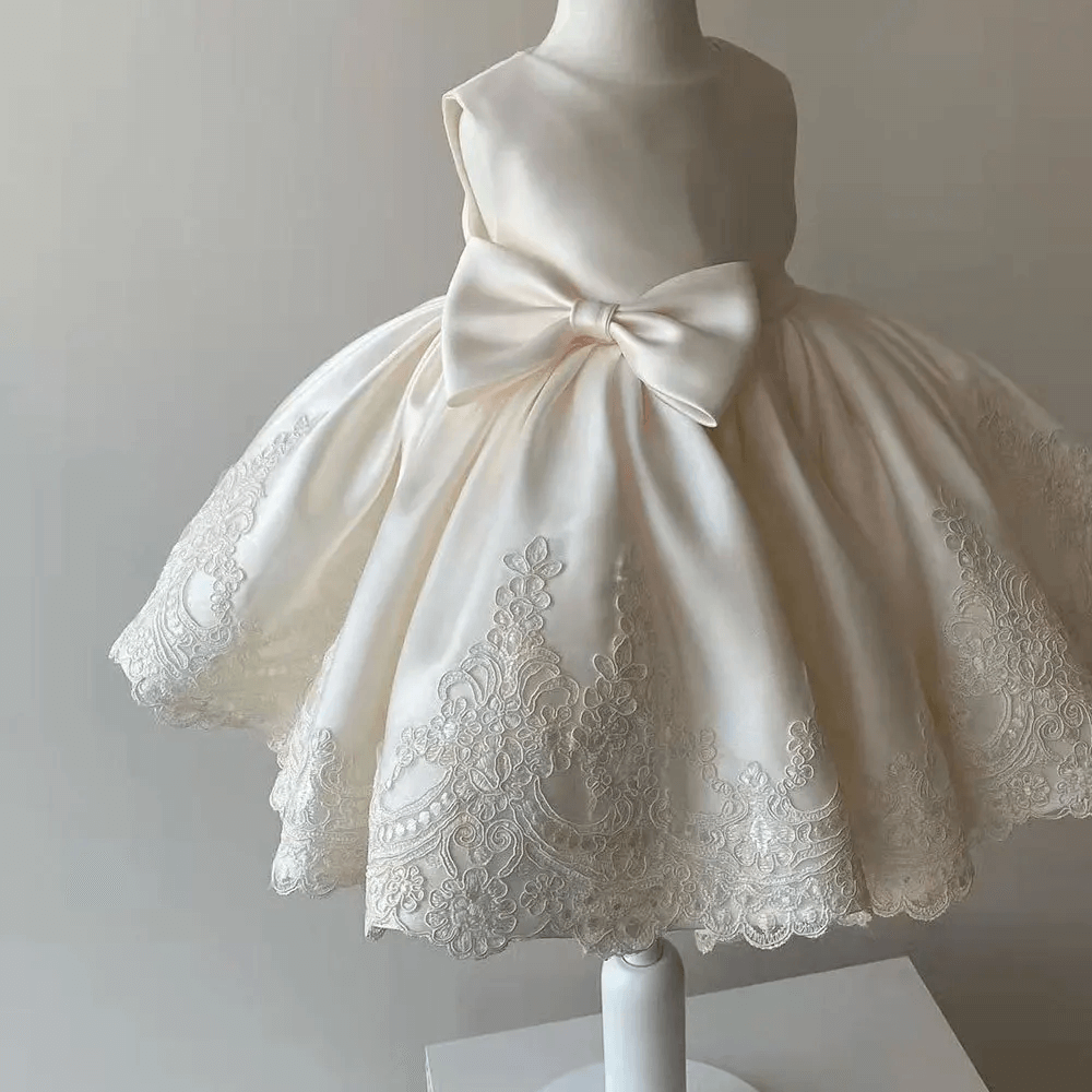 Aurora princezinska haljina s čipkom i mašnom – Luksuzno elegantna