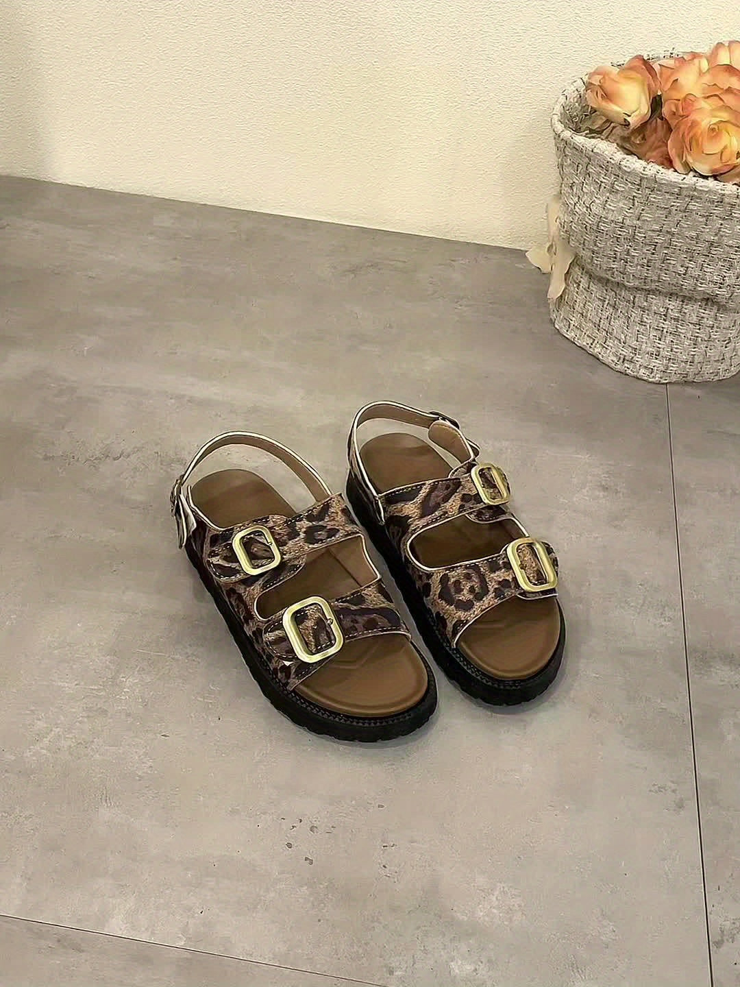 Sandalias de plataforma de moda para mujer con estampado de leopardo: comodidad y estilo en uno