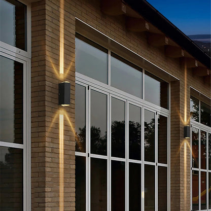 Aplique de exterior LumiGlow: luz atmosférica y resistente a la intemperie