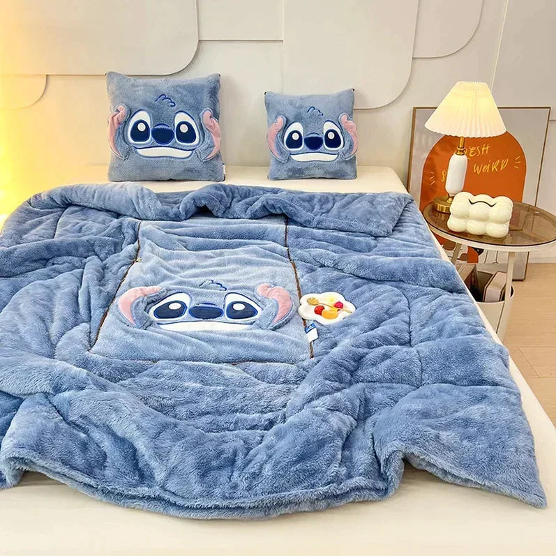 Flauschiges Decken- und Kissen-Set mit Tiermotiv
