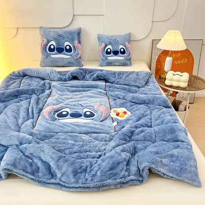 Flauschiges Decken- und Kissen-Set mit Tiermotiv