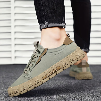 Zapatos de skate casuales sólidos para hombre: cómodos y seguros para uso al aire libre.