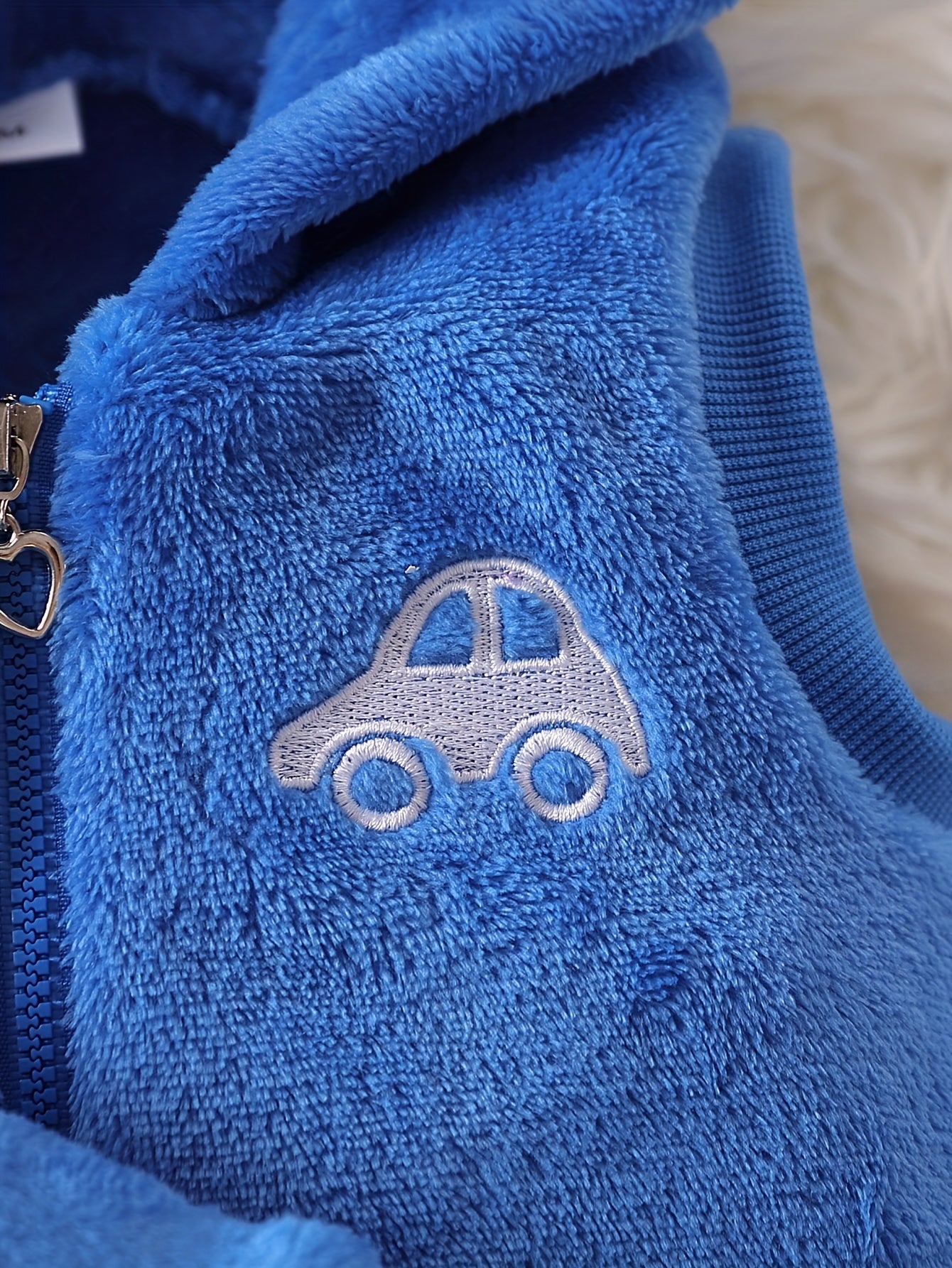 Zoomer baby set – Slatka auto vezenina za hladnije dane