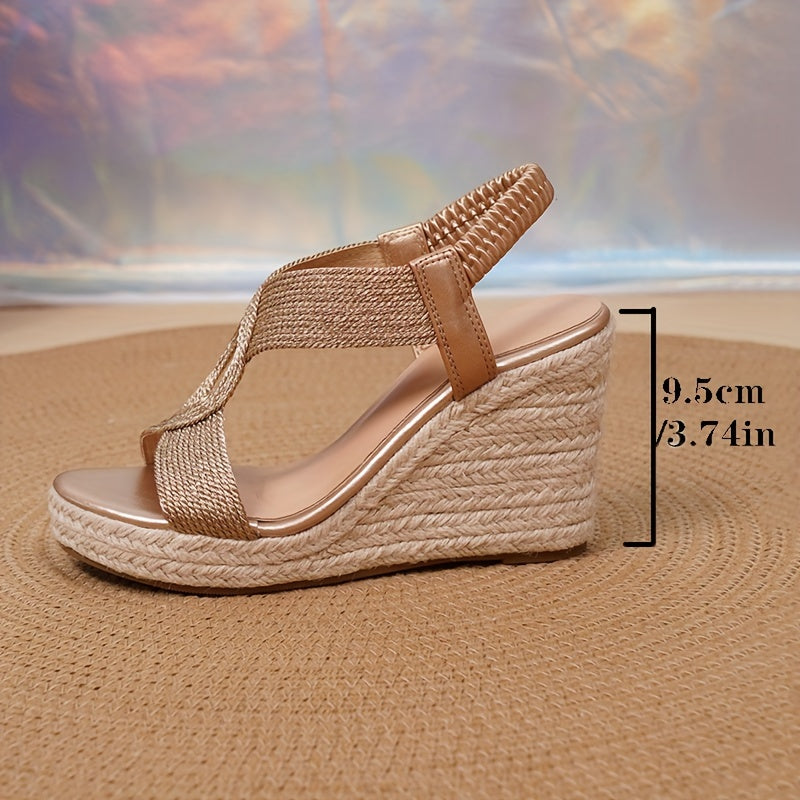 Sandálias de plataforma para mulher com tiras entrançadas – elegantes e confortáveis ​​para o verão e férias.