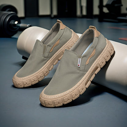 Zapatos de skate casuales sólidos para hombre: cómodos y seguros para uso al aire libre.