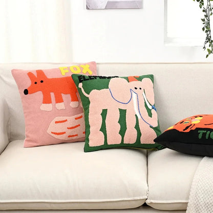Funda de almohada con motivos de animales bordados