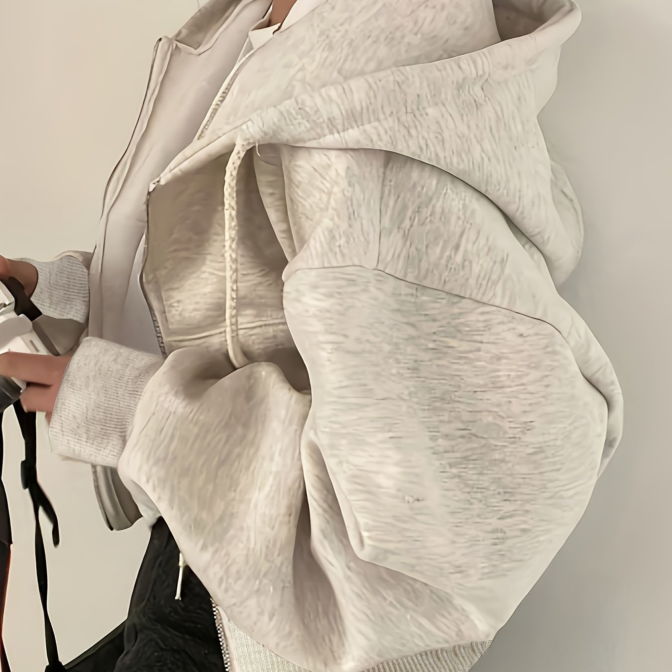 CozyVibe zip-up hoodica – Udobnost i ležerni šik