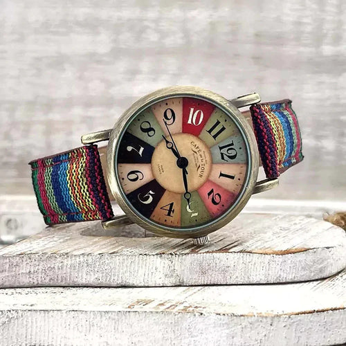 Luna Retro sat – Za šareni i razigrani stil