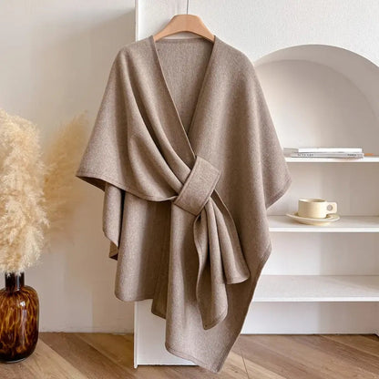 Eleganter Damen-Poncho mit Gürtel für kühle Tage