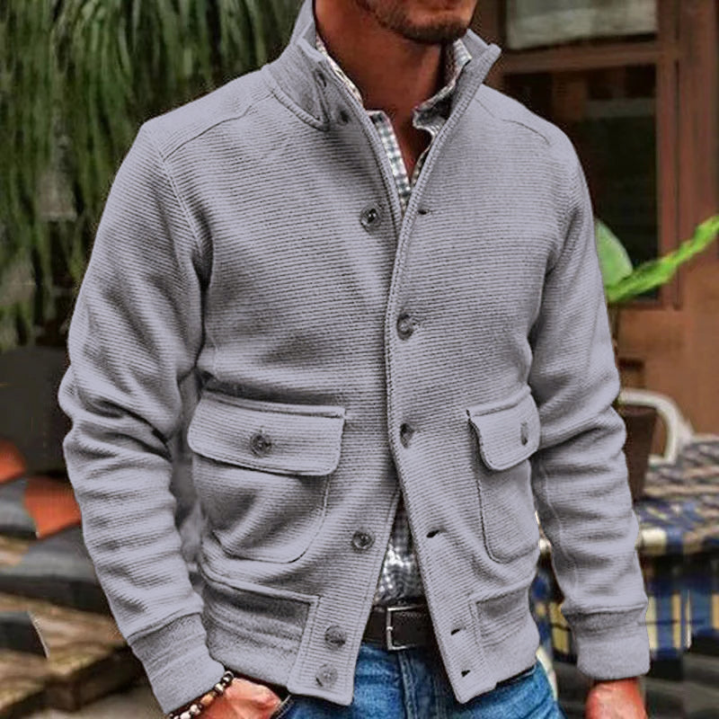 Chaqueta informal de hombre con cuello alto
