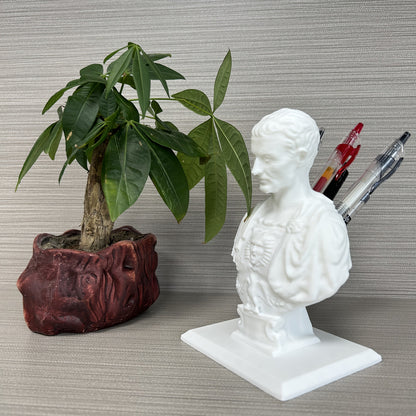Caesars pero – Kreativni držač za olovke Julius Caesar