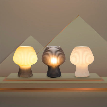 Geriffelte LED Tischlampe im Pilzdesign