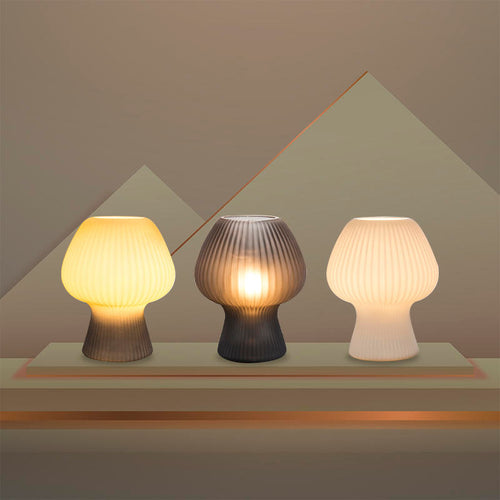 Geriffelte LED Tischlampe im Pilzdesign