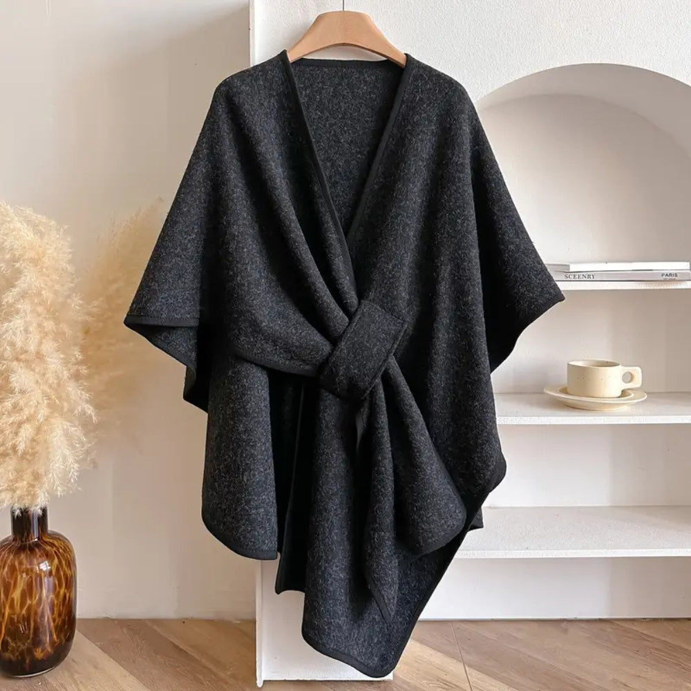 Eleganter Damen-Poncho mit Gürtel für kühle Tage
