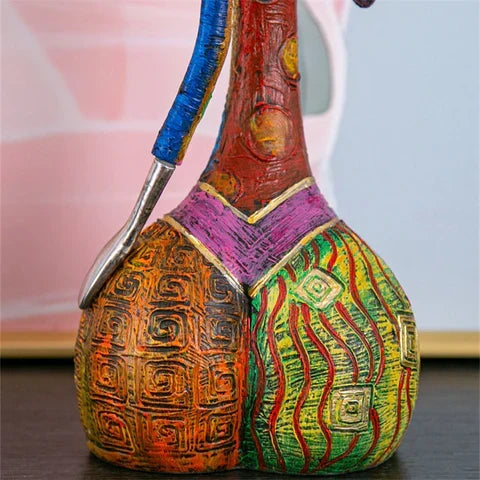 Abstrakte Frauenfiguren als Dekoration
