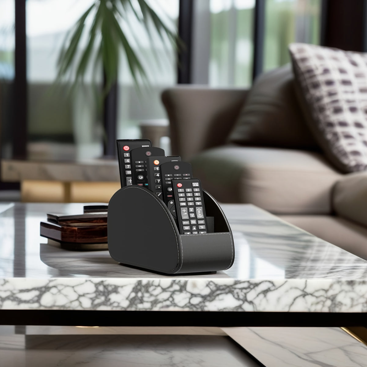 Soporte para mandos a distancia con 5 compartimentos
