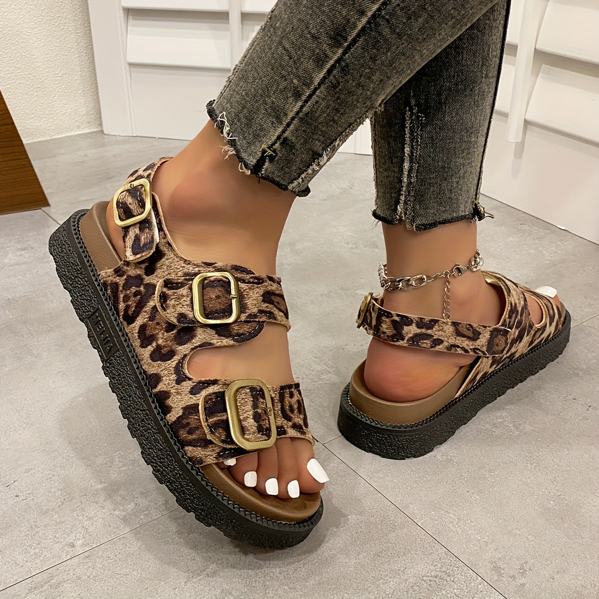 Sandalias de plataforma de moda para mujer con estampado de leopardo: comodidad y estilo en uno