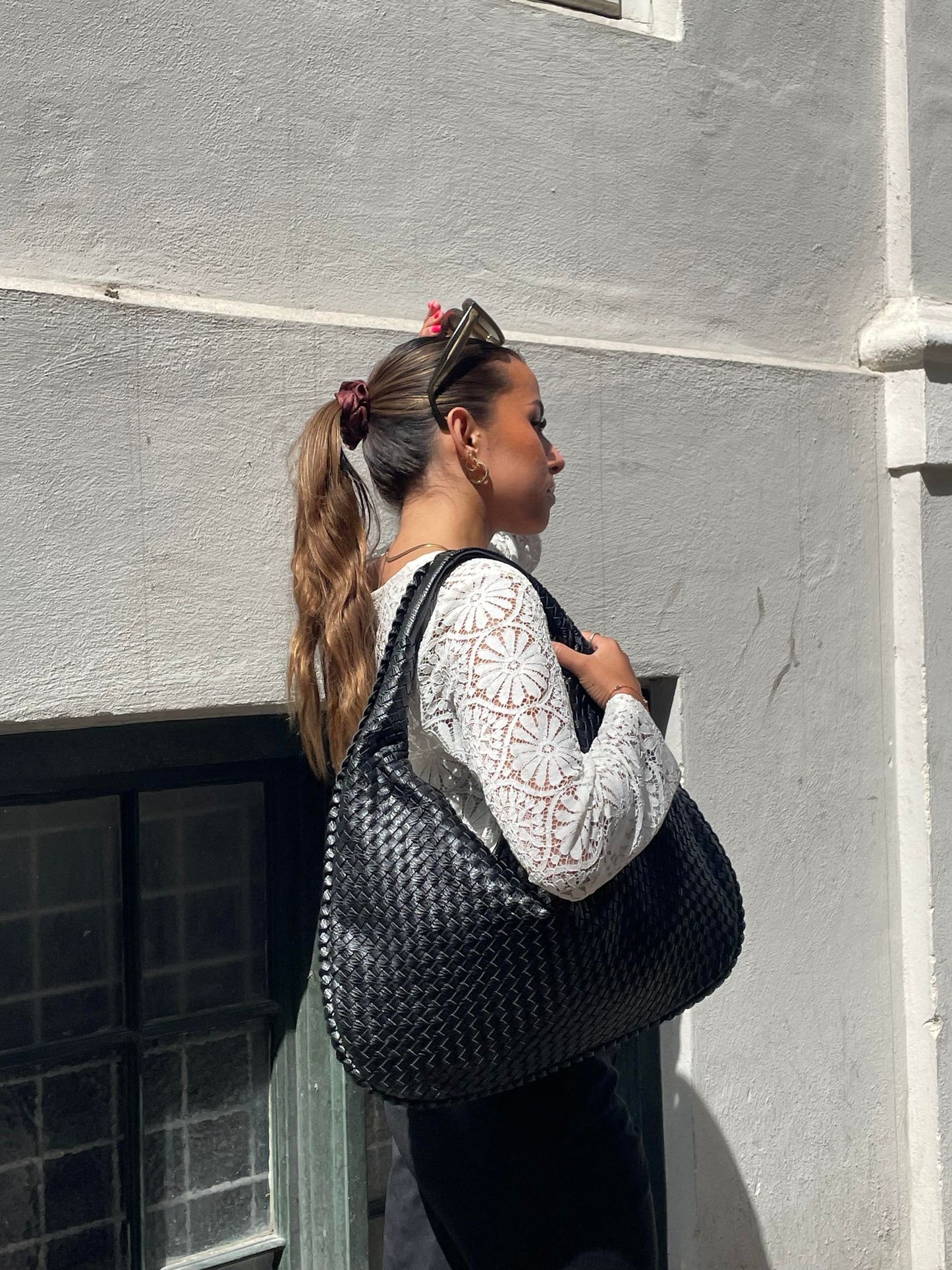 Bolsa de ombro chique trançada – Para um look elegante