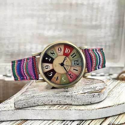 Luna Retro sat – Za šareni i razigrani stil