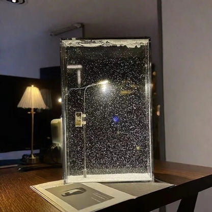 Dekorative Winterlampe mit Schneeeffekt und Miniatur-Straßenszene