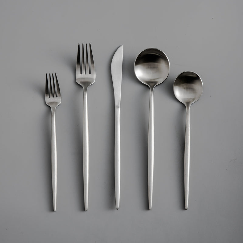 Aurora set pribora za jelo – Minimalistički, moderan i bezvremen