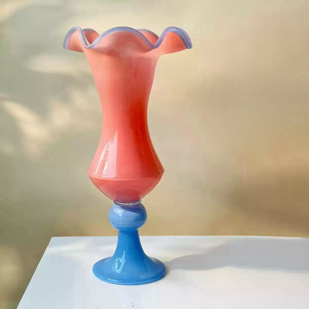 Jarra de vidro decorativa em estilo retro