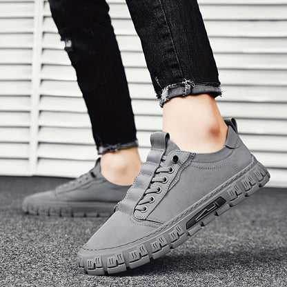 Zapatos de skate casuales sólidos para hombre: cómodos y seguros para uso al aire libre.