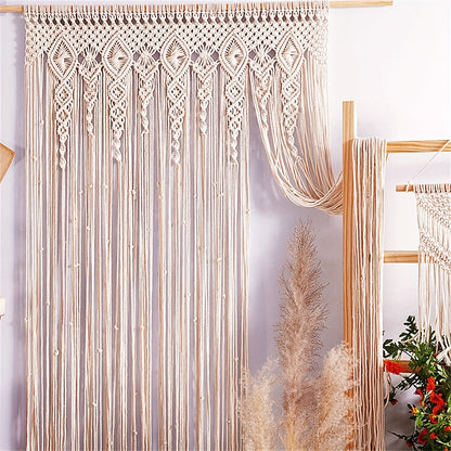 Cortina de macramé bohemia: decorativa y práctica como separador de ambientes