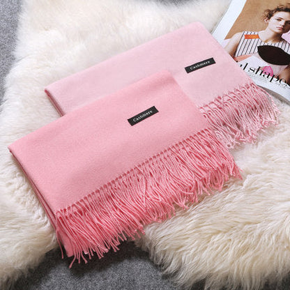 Bufanda de mujer con flecos y diseño liso