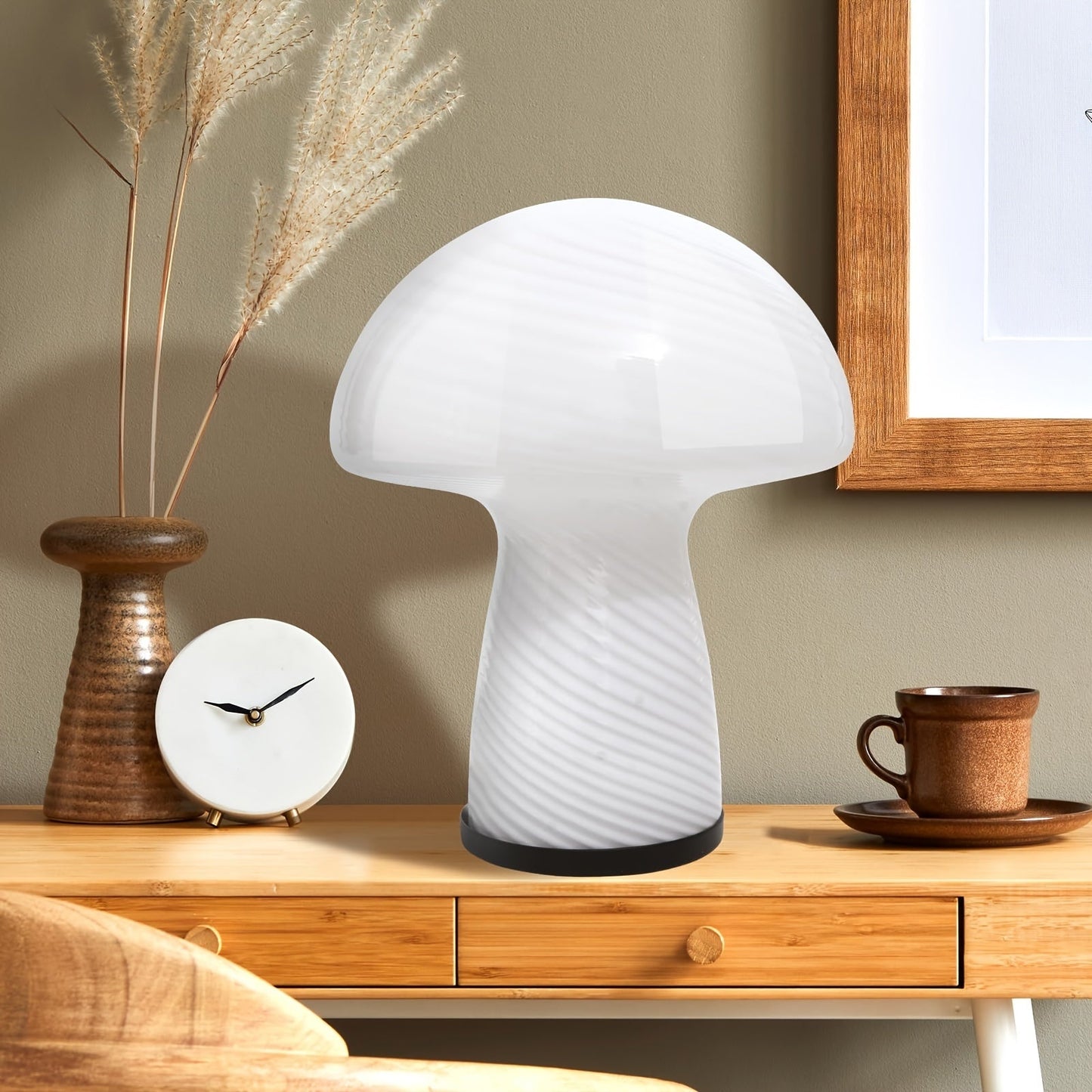 Razigrana gljivasta lampa – Suptilna atmosfera s retro štihom