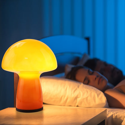 Razigrana gljivasta lampa – Suptilna atmosfera s retro štihom
