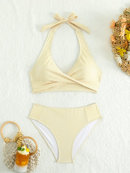 Ženski bikini set s finim prugastim halter dizajnom – ugodno i moderno