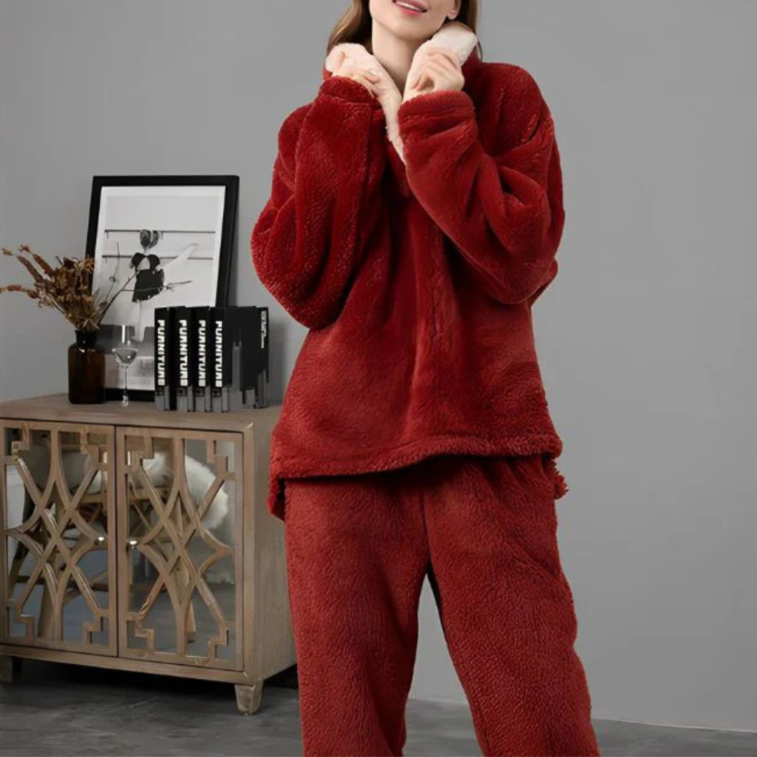 Suave conjunto de pijama de forro polar de dos piezas para los días fríos