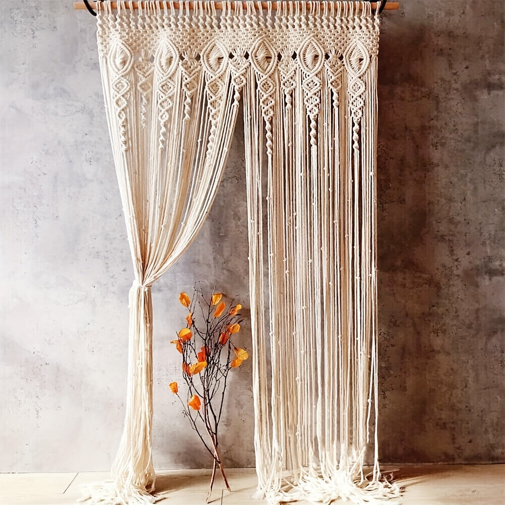 Cortina de macramé bohemia: decorativa y práctica como separador de ambientes