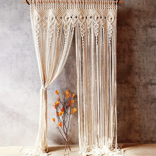 Cortina de macramé bohemia: decorativa y práctica como separador de ambientes