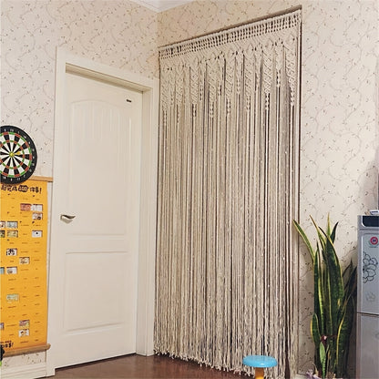Cortina de macramé bohemia: decorativa y práctica como separador de ambientes