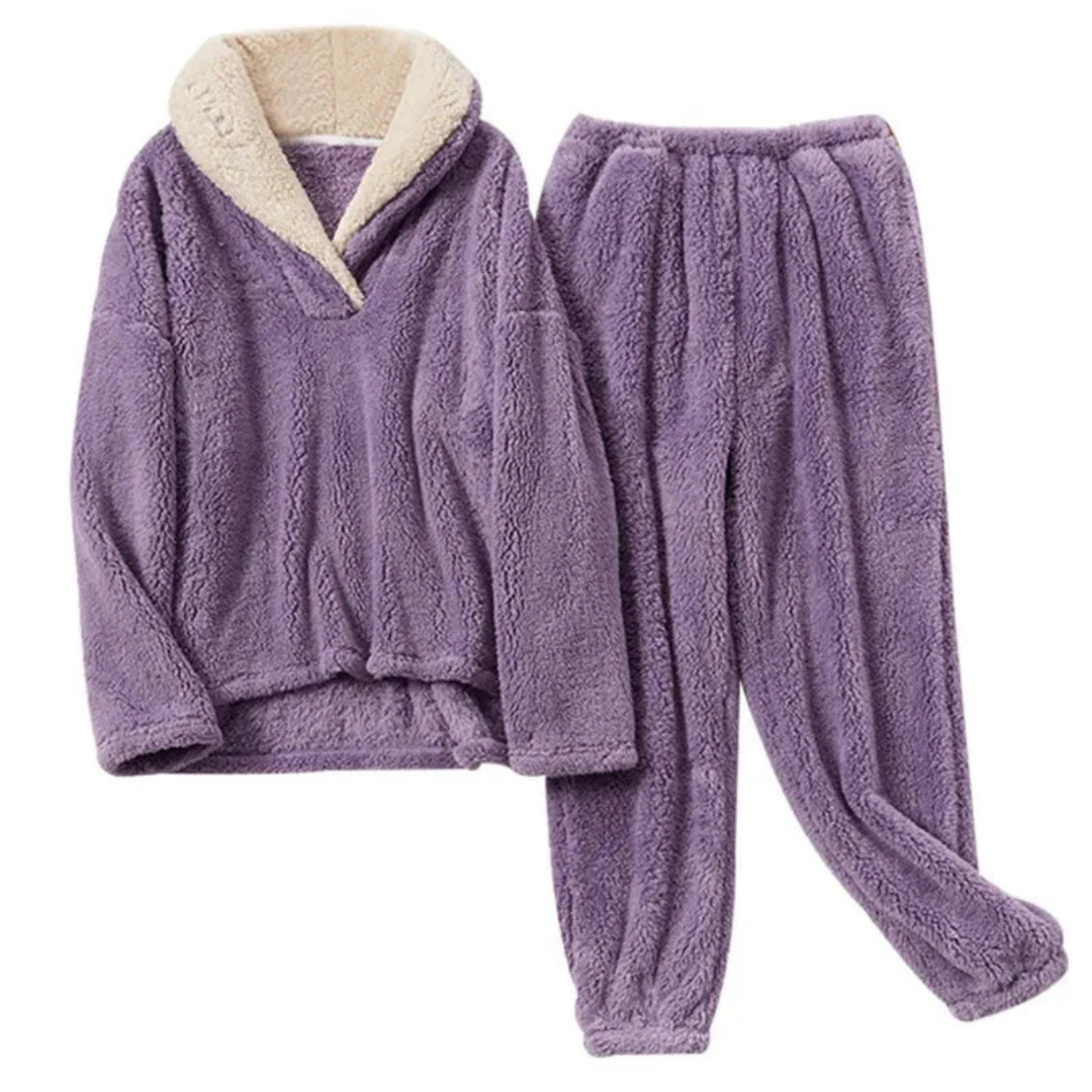 Suave conjunto de pijama de forro polar de dos piezas para los días fríos