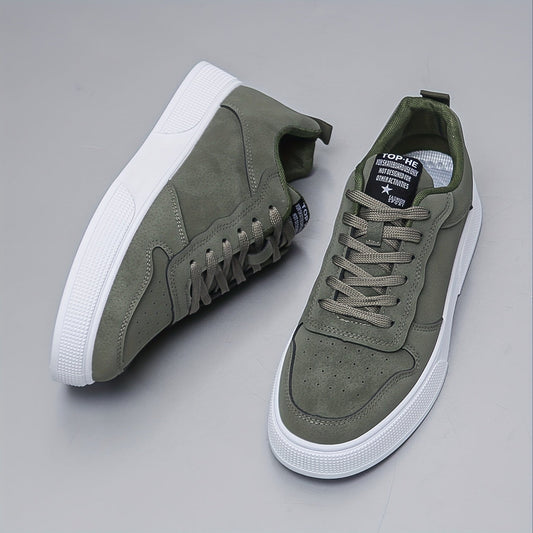 Zapatillas bajas para hombre: cómodas y duraderas con suela de PVC blanca.