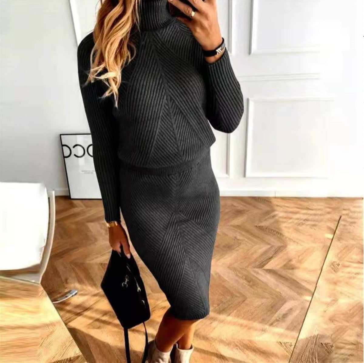 Damen Strickkleid mit Rollkragen, langen Ärmeln und geripptem Muster