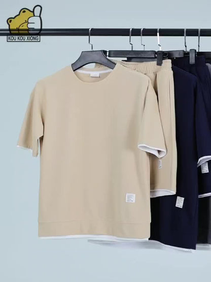 Conjunto moderno para homem com gola redonda – confortável e respirável para verões ativos.
