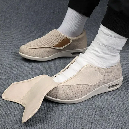 Breite Komfortschuhe mit verstellbarem Verschluss