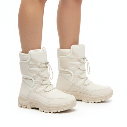 Botas de inverno forradas com sola de perfil antiderrapante e fecho prático