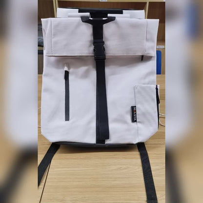 Mochila enrollable ligera con varios compartimentos