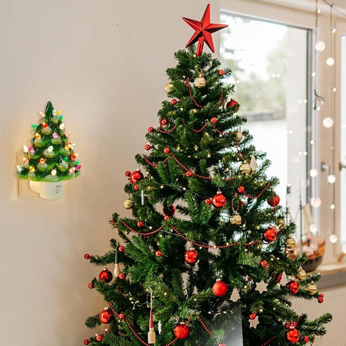 Beleuchteter Weihnachtsbaum als Nachtlicht