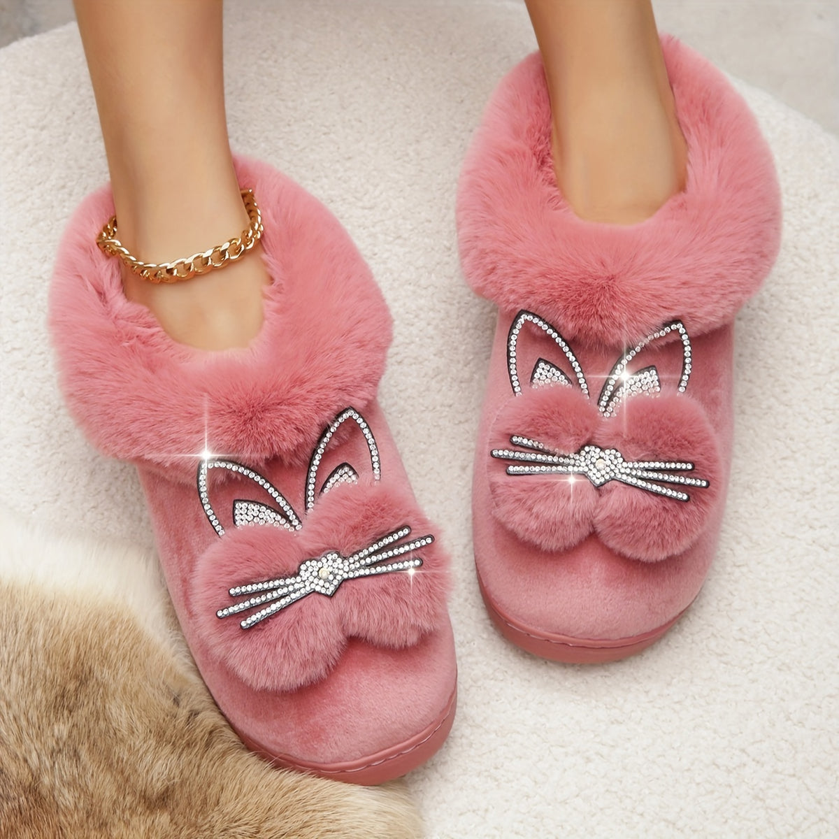 Flauschige Damen Hausschuhe mit Cartoon-Motiven